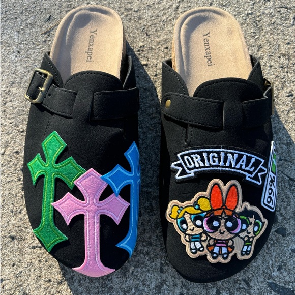 Custom PowerPuff Clogs - Picture 1 of 2